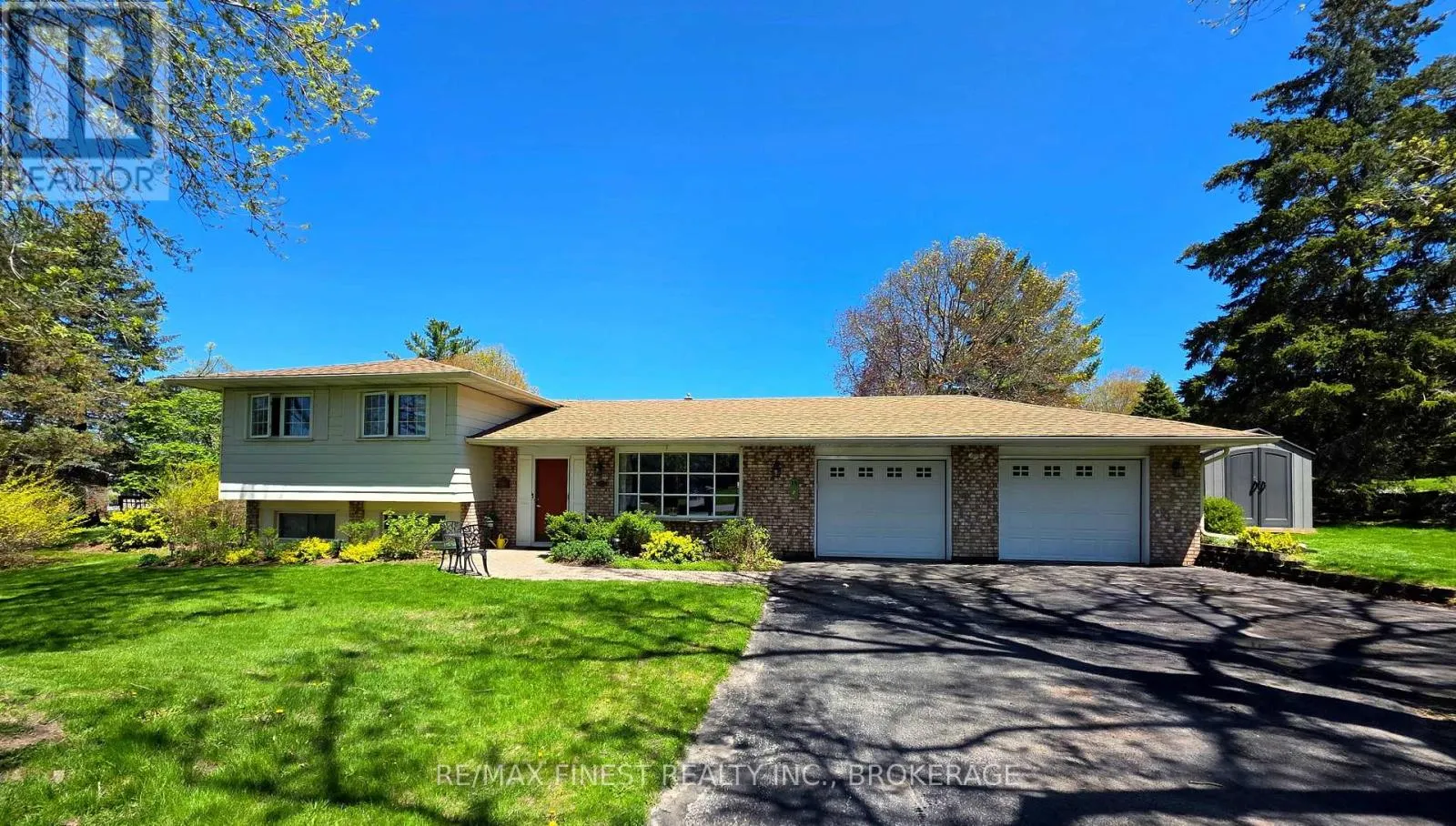 15 EDGEWOOD DRIVE