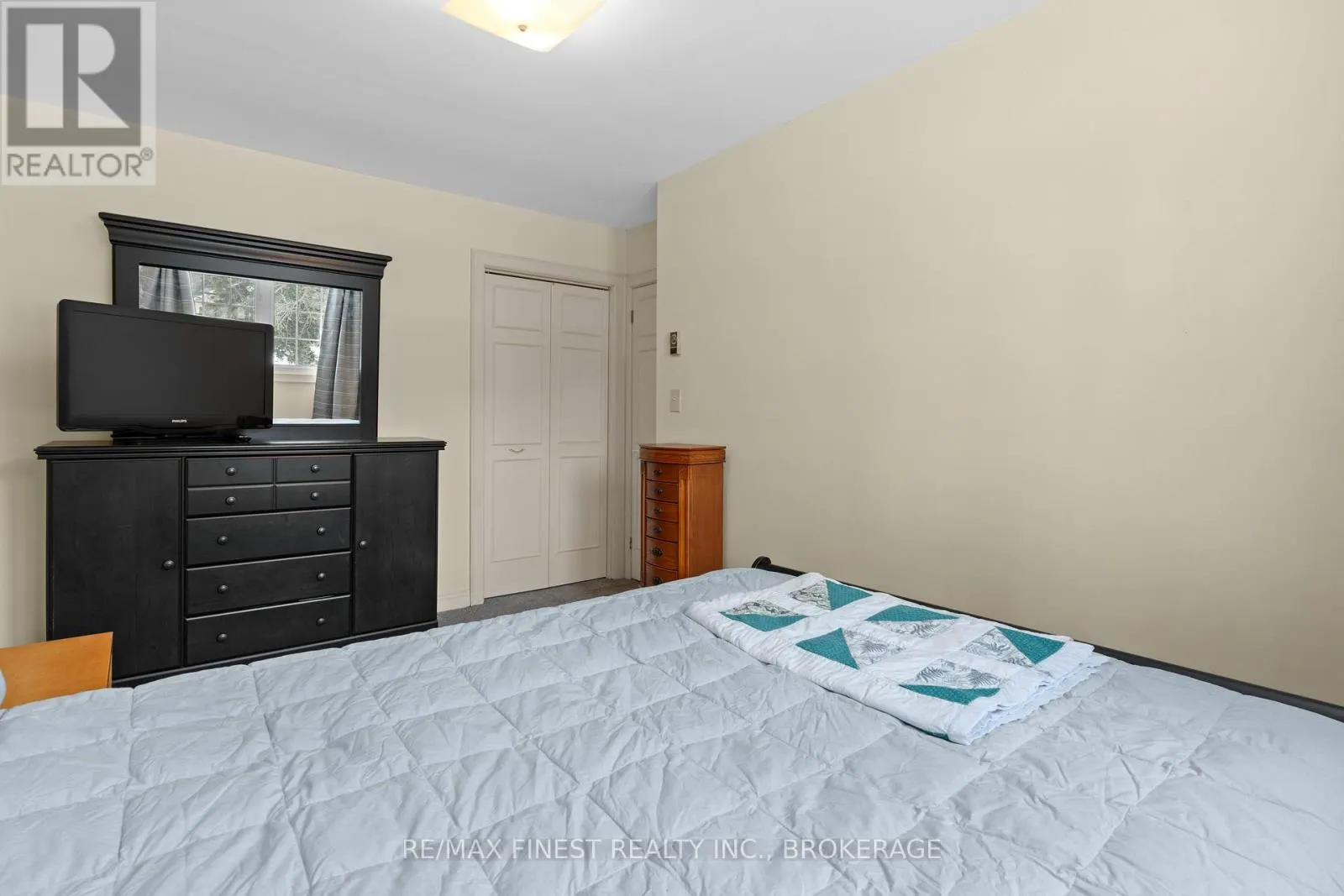 15 EDGEWOOD DRIVE