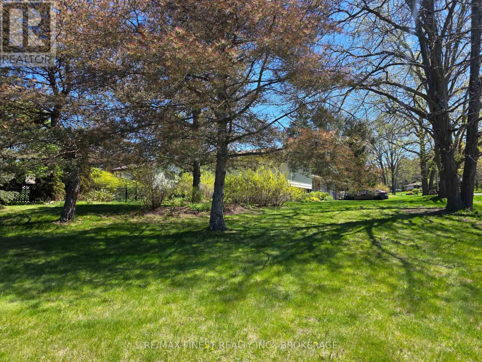 15 EDGEWOOD DRIVE