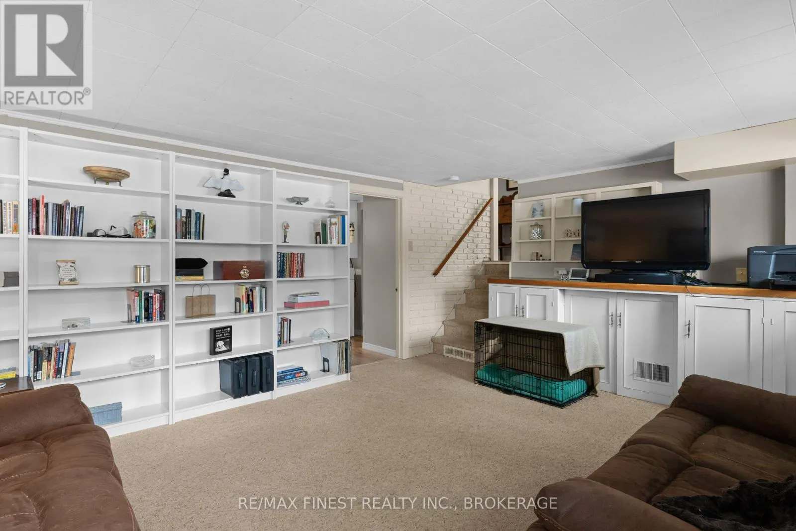 15 EDGEWOOD DRIVE