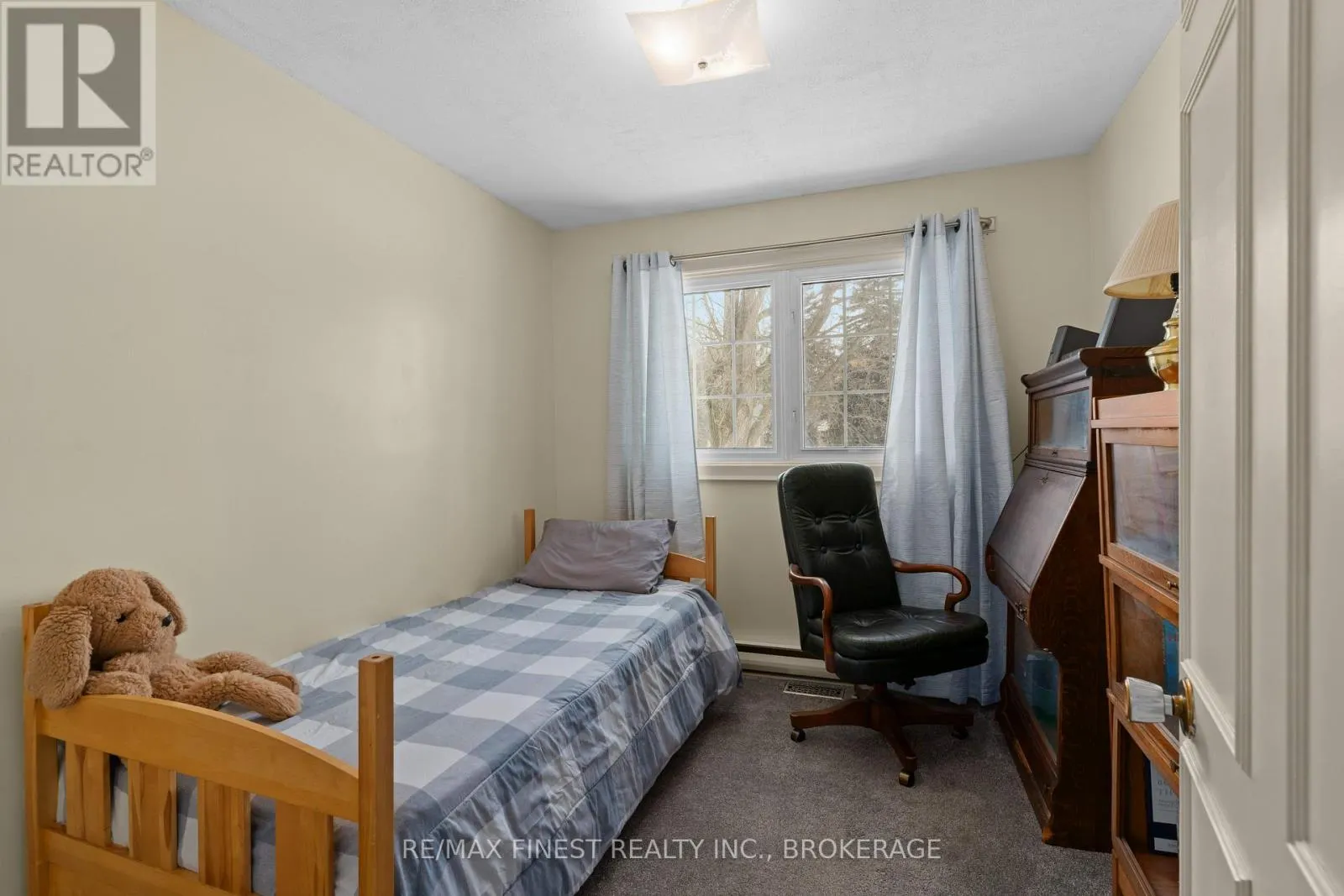 15 EDGEWOOD DRIVE