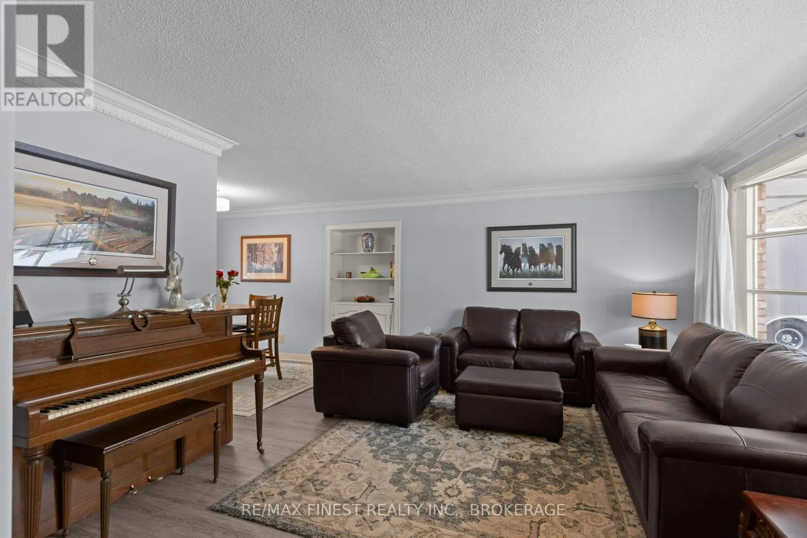 15 EDGEWOOD DRIVE