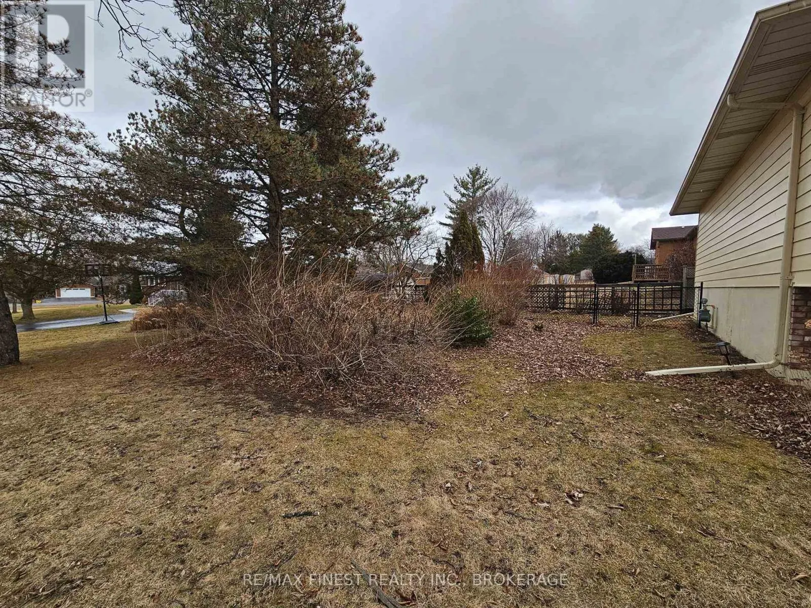15 EDGEWOOD DRIVE