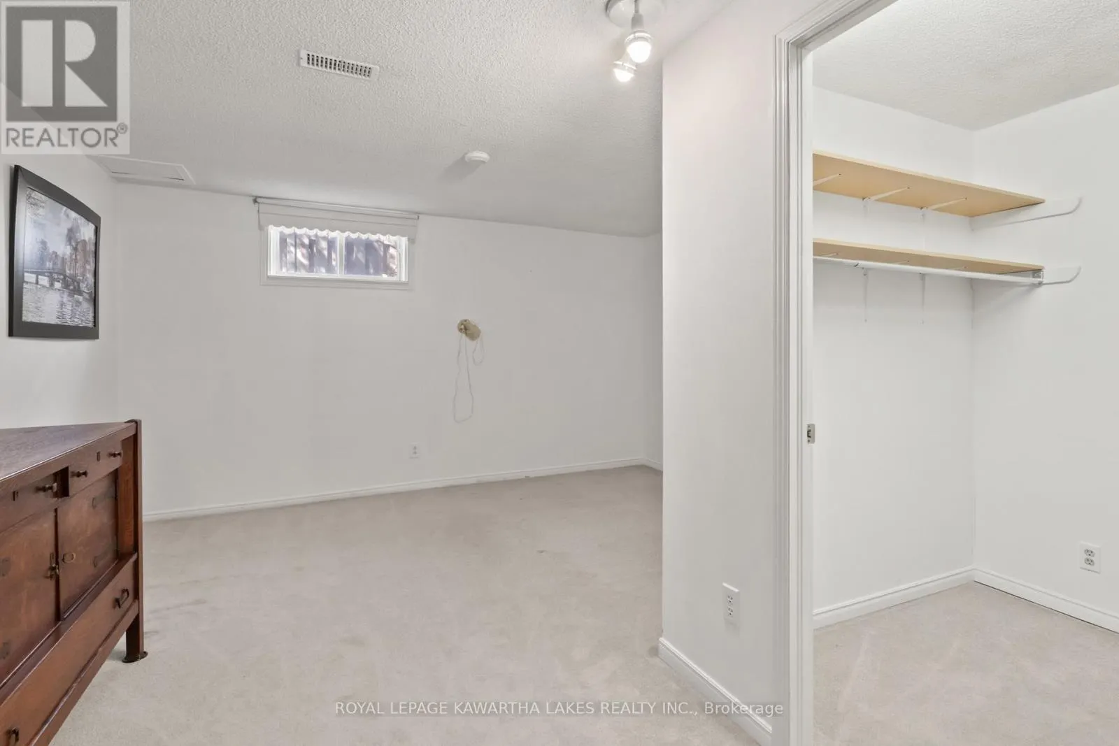 195 ELGIN STREET W