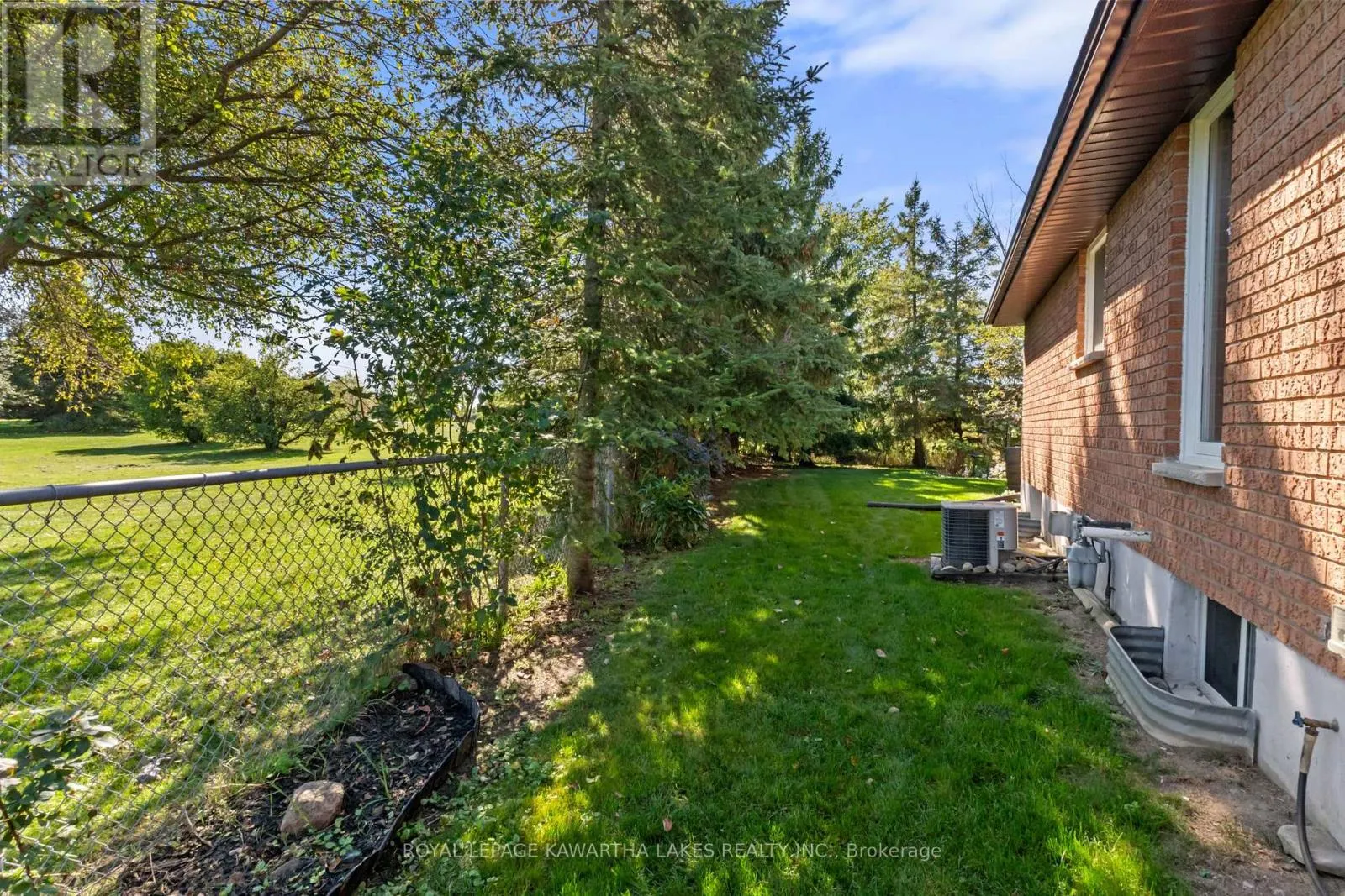 195 ELGIN STREET W
