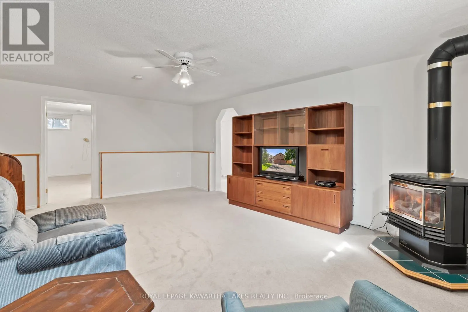 195 ELGIN STREET W