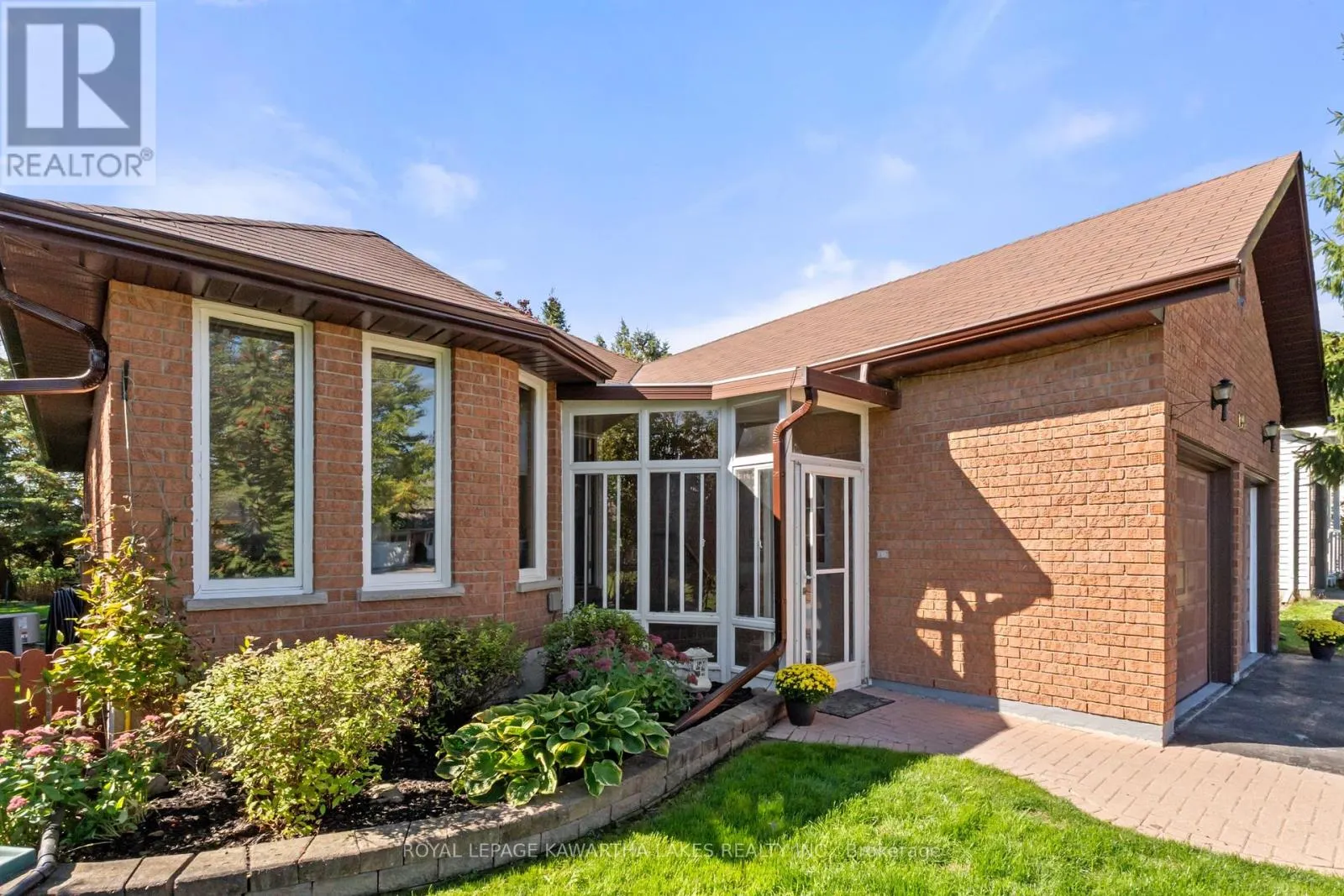 195 ELGIN STREET W