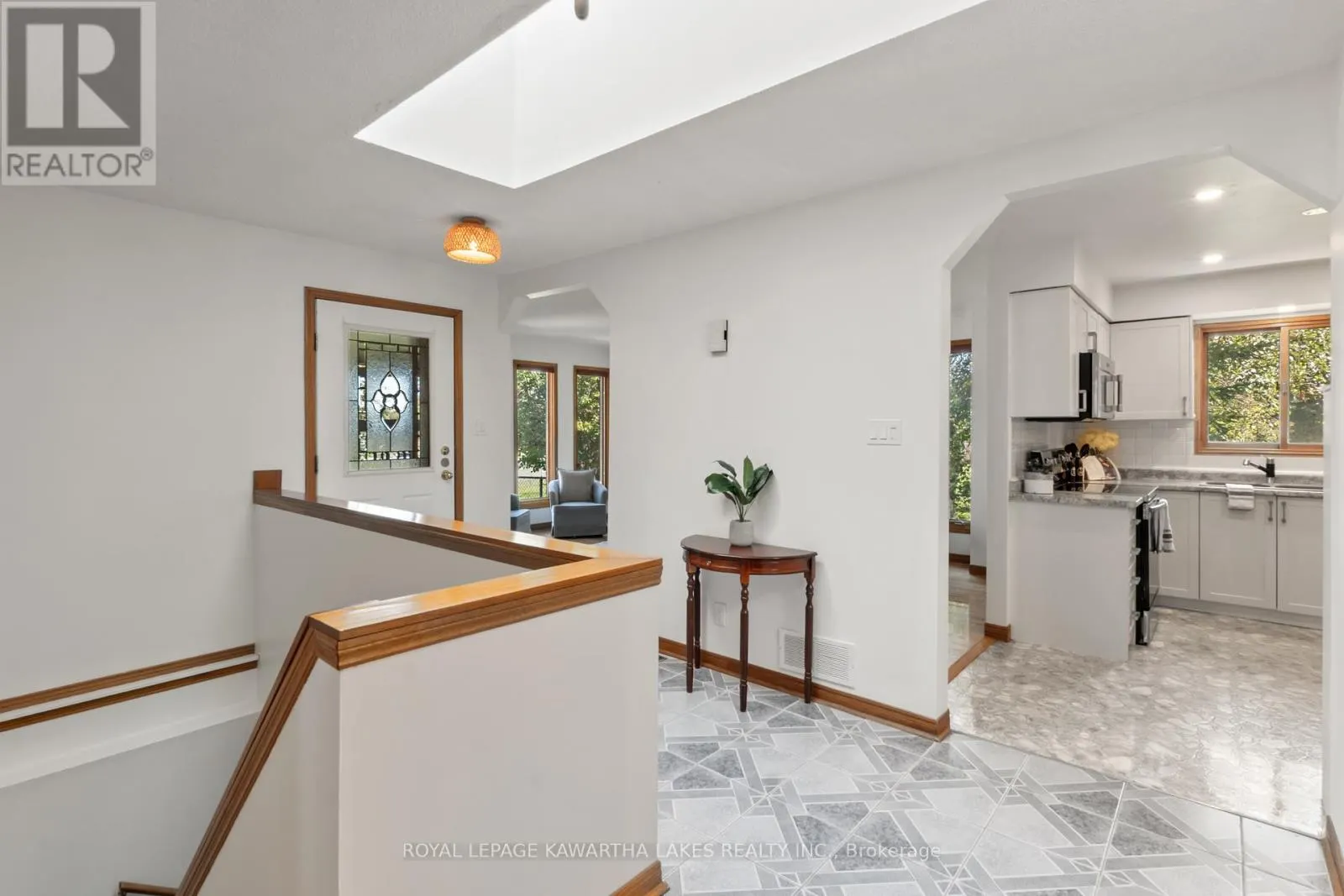 195 ELGIN STREET W