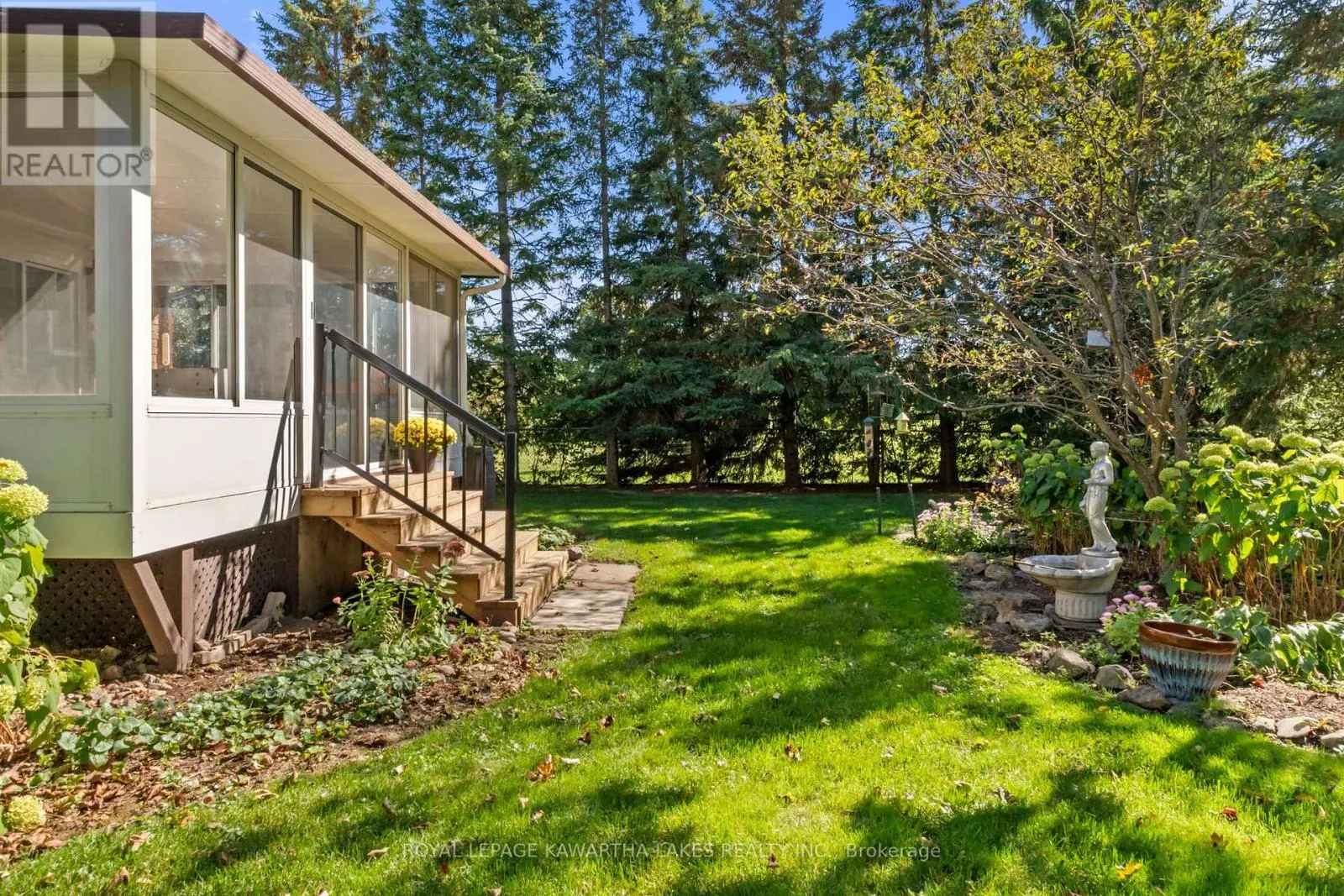 195 ELGIN STREET W