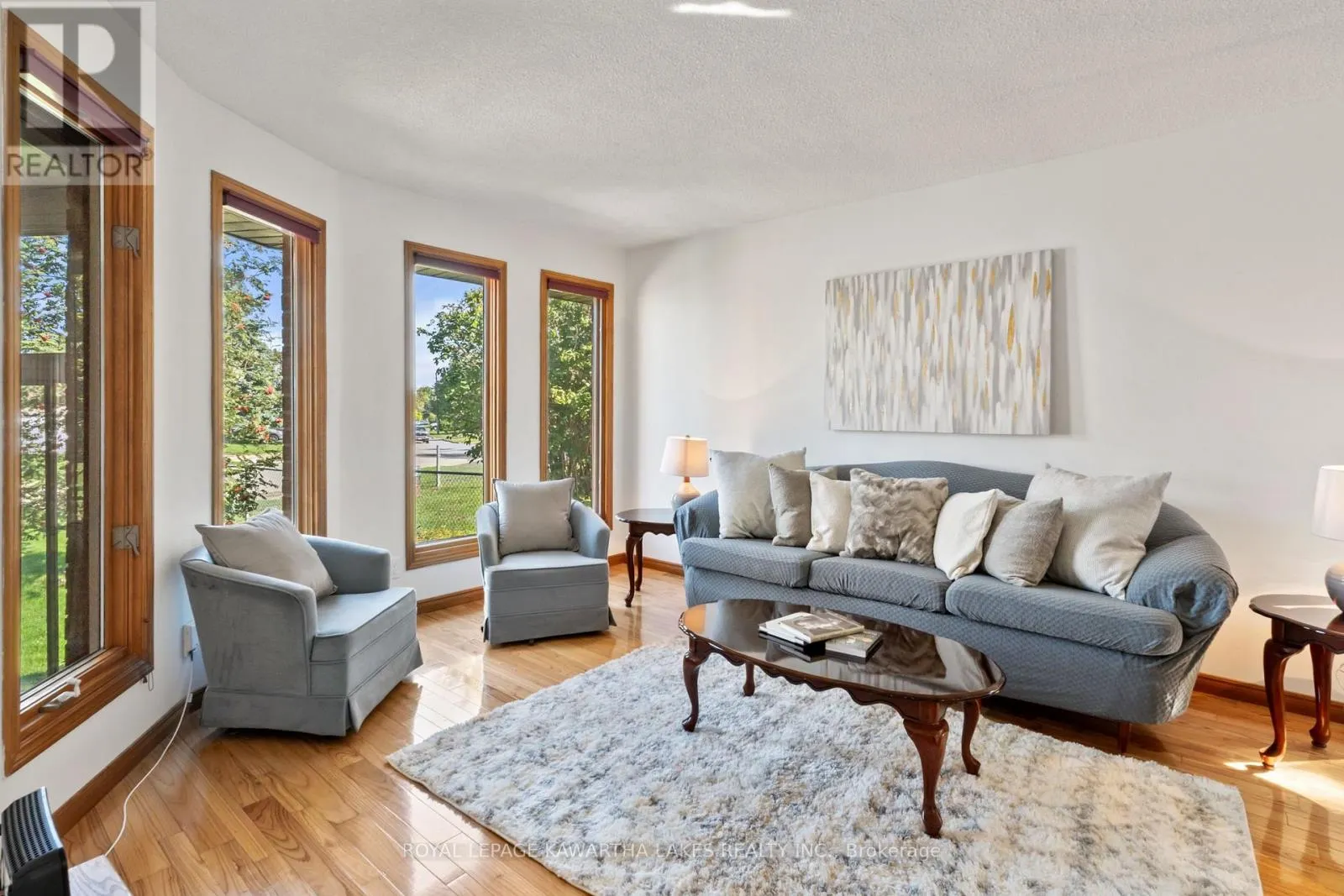 195 ELGIN STREET W