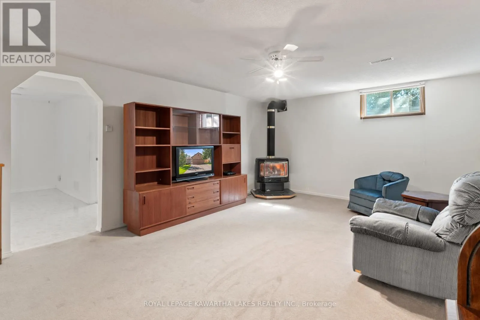195 ELGIN STREET W