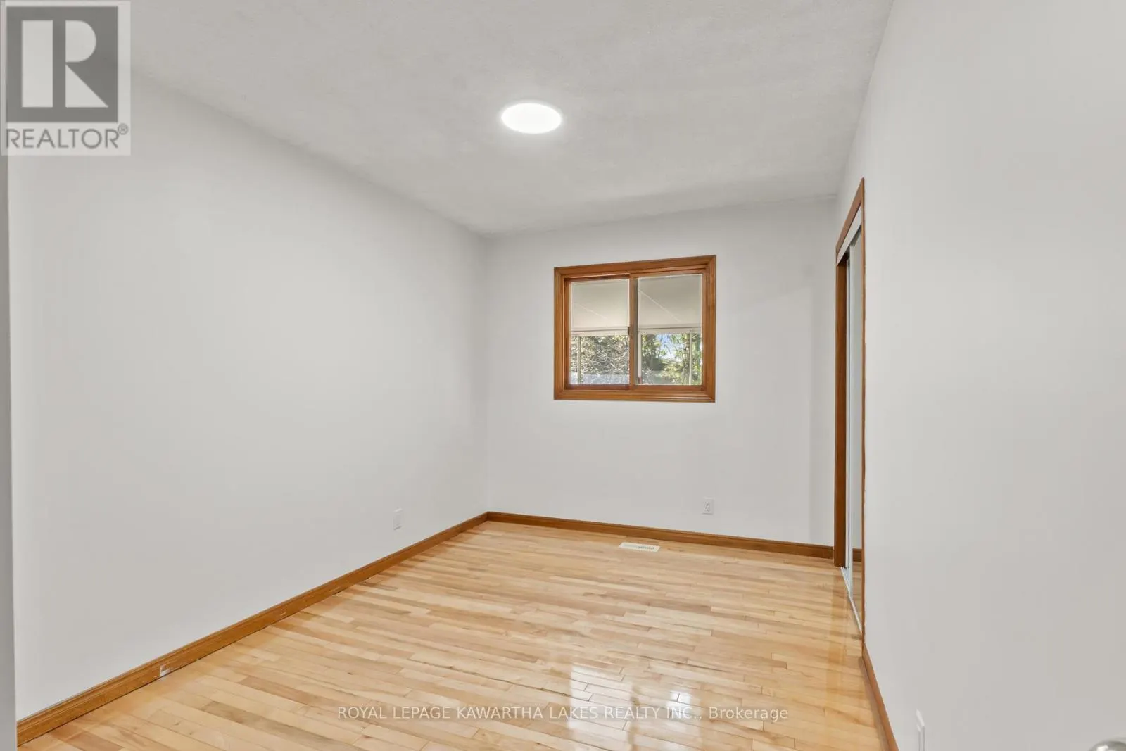 195 ELGIN STREET W