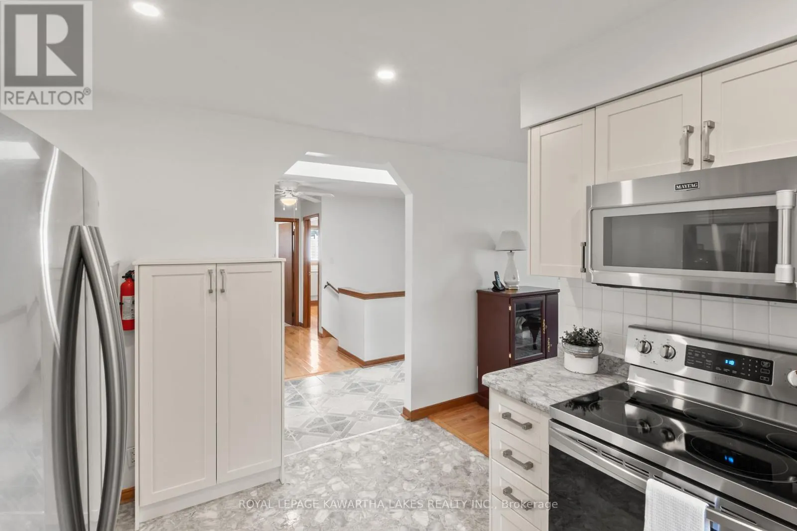 195 ELGIN STREET W