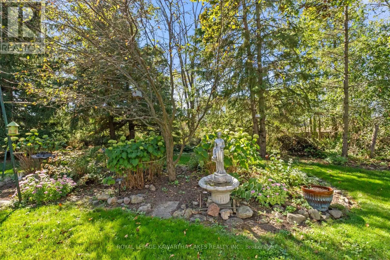 195 ELGIN STREET W