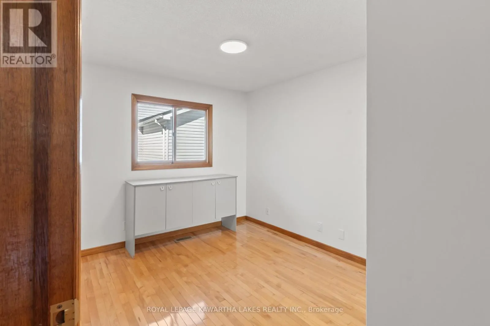 195 ELGIN STREET W
