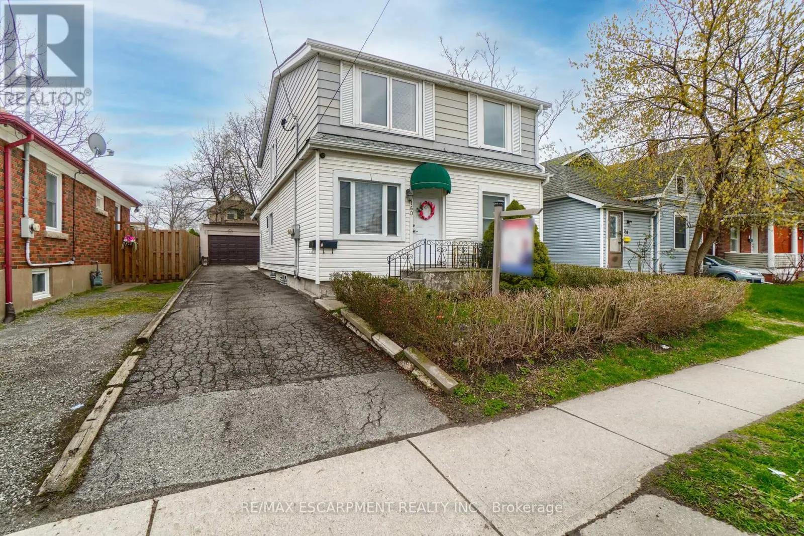 160 WELLAND AVENUE