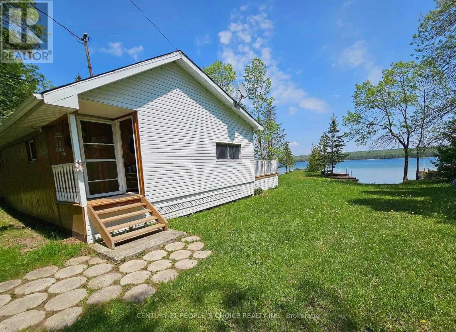 123 WATERVIEW LANE