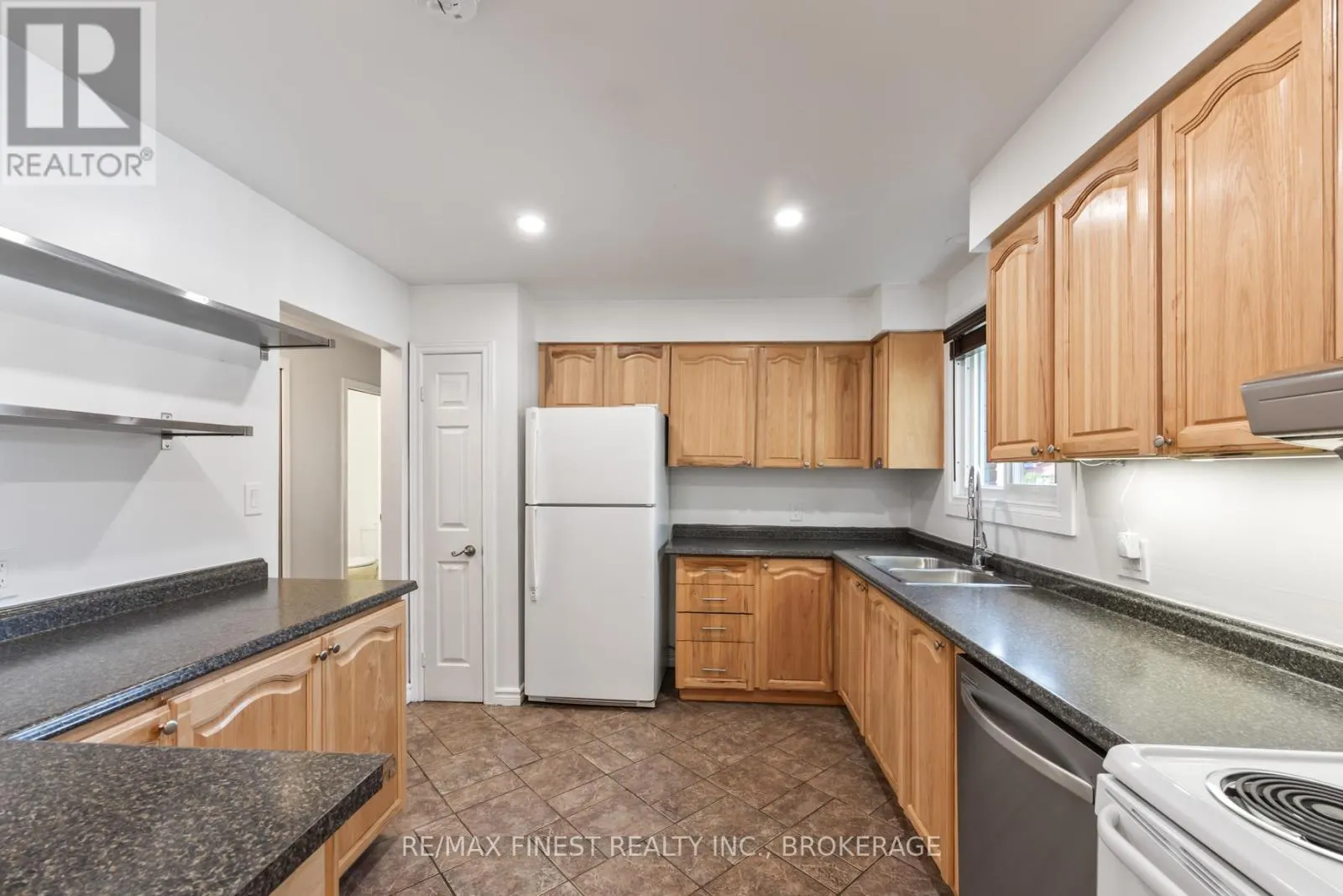1135 BASSWOOD PLACE