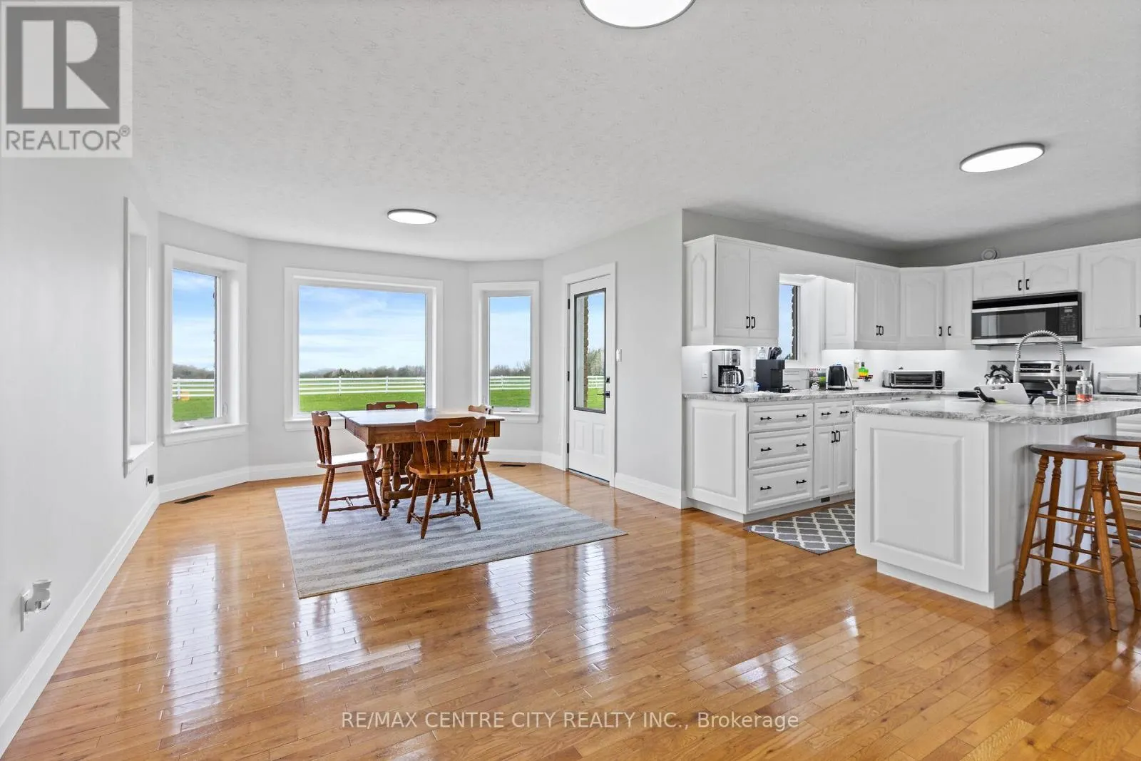 1041 BRUCE ROAD 23