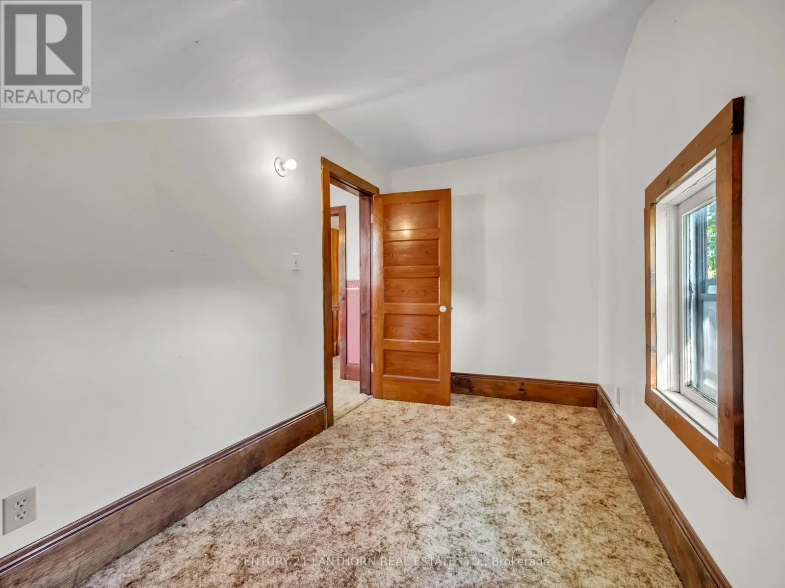 49 CONSECON STREET E