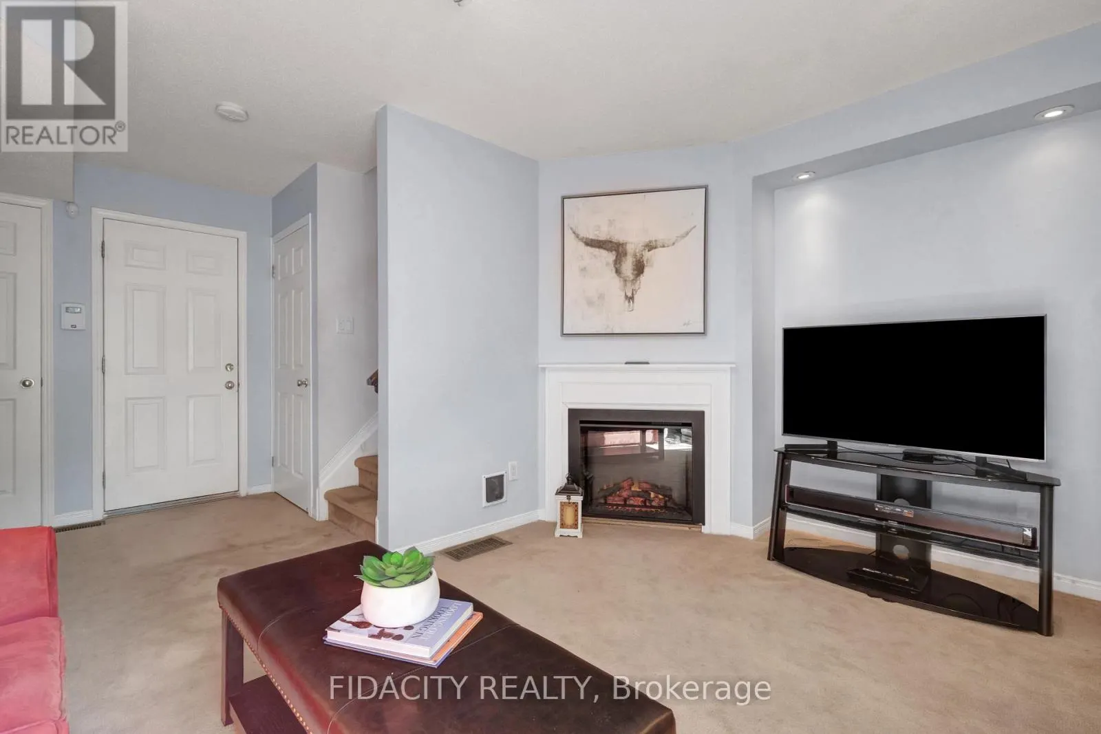 83 MANHATTAN CRESCENT