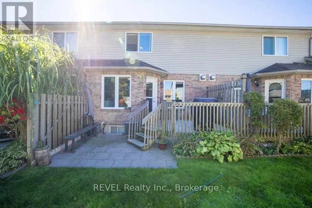 3 - 5070 DRUMMOND ROAD, #3