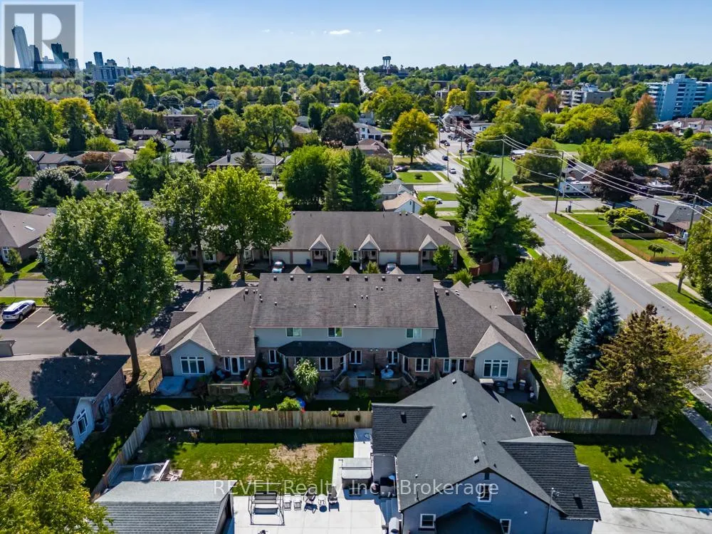 3 - 5070 DRUMMOND ROAD, #3