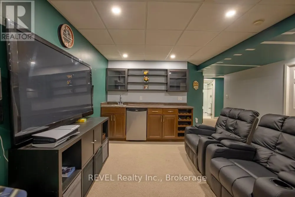 3 - 5070 DRUMMOND ROAD, #3