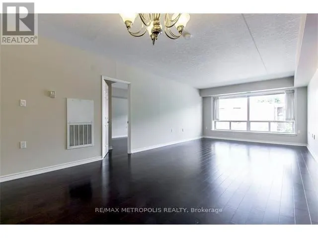 305 - 405 ERB STREET W
