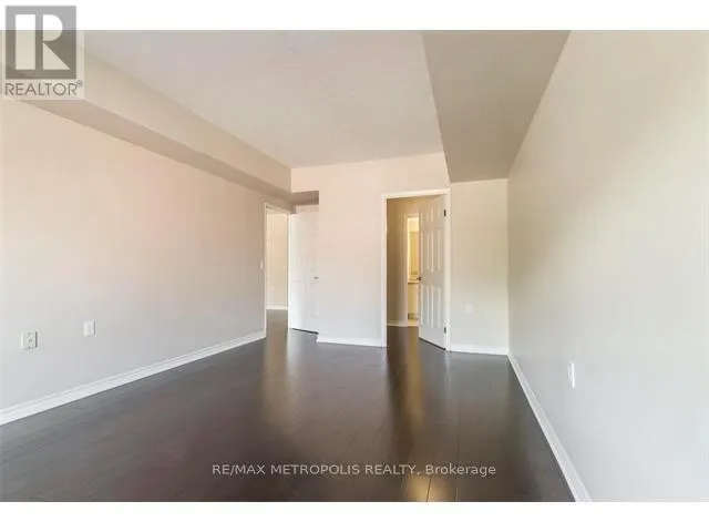 305 - 405 ERB STREET W