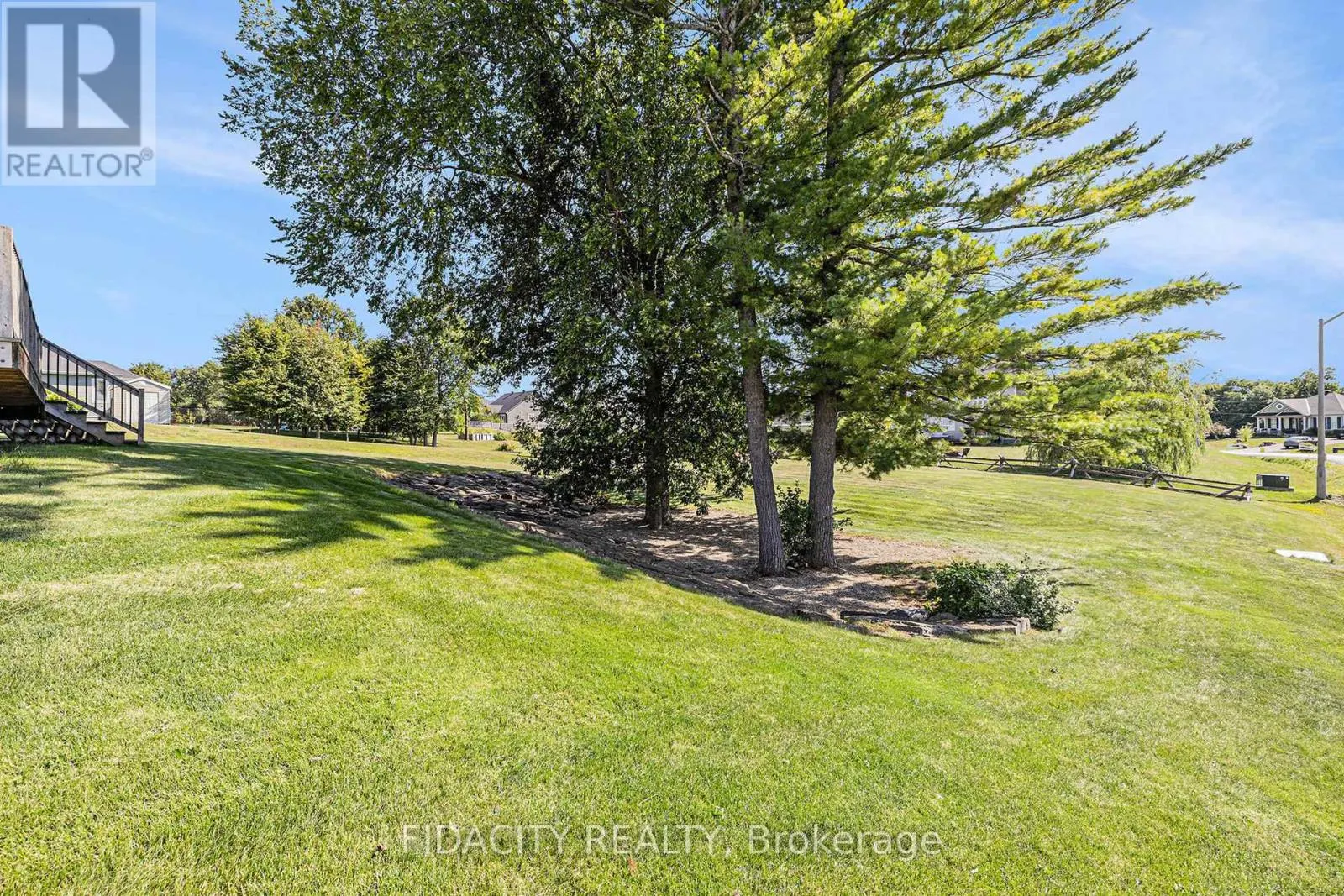 72 WHITE TAIL DRIVE