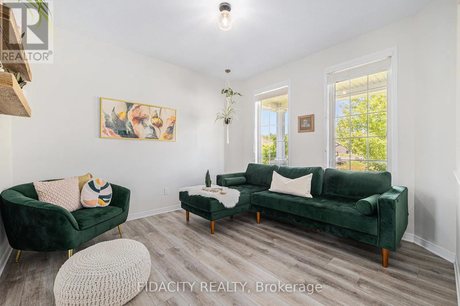 72 WHITE TAIL DRIVE