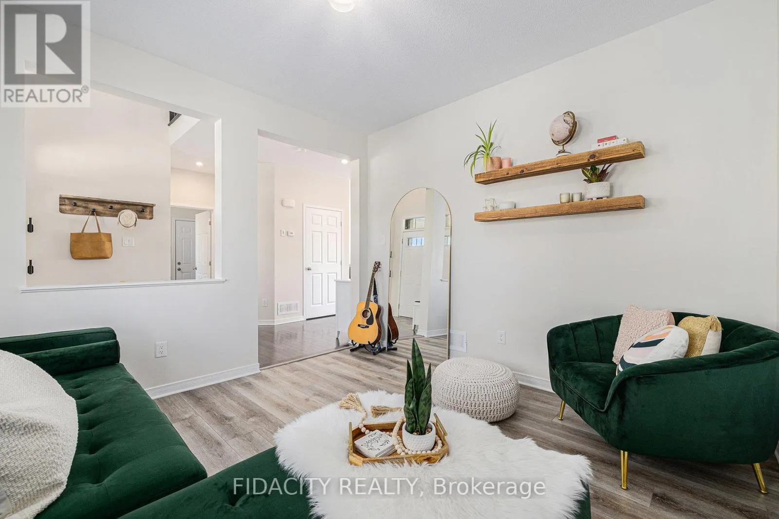 72 WHITE TAIL DRIVE