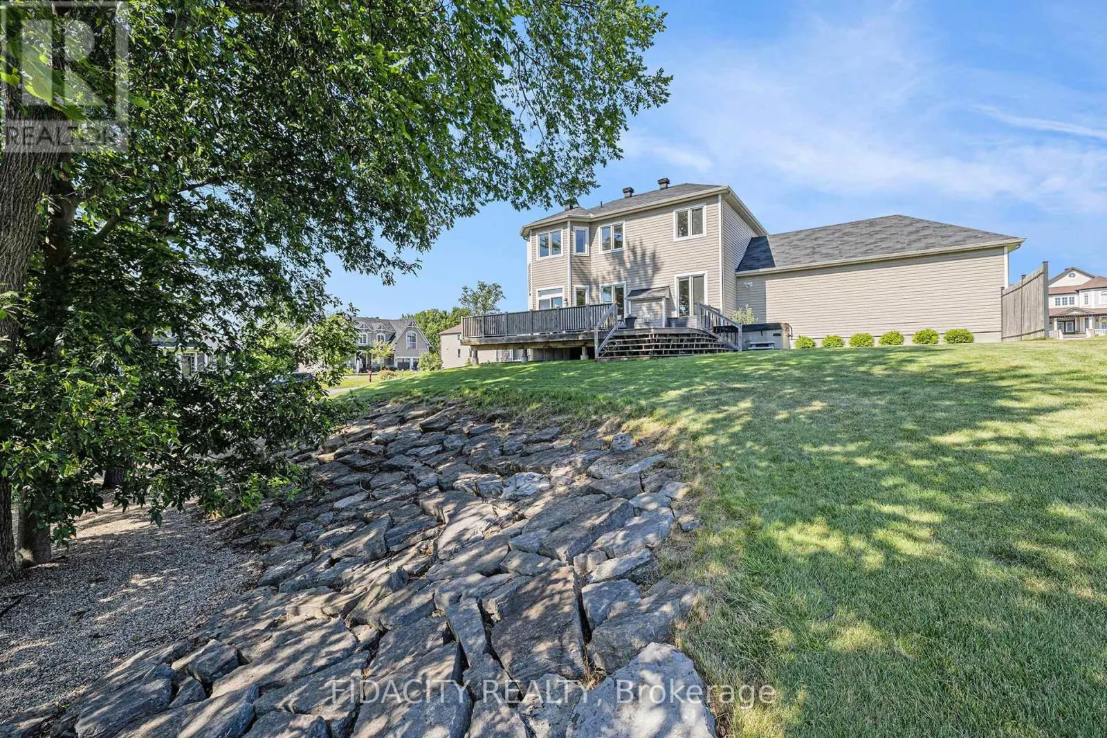 72 WHITE TAIL DRIVE