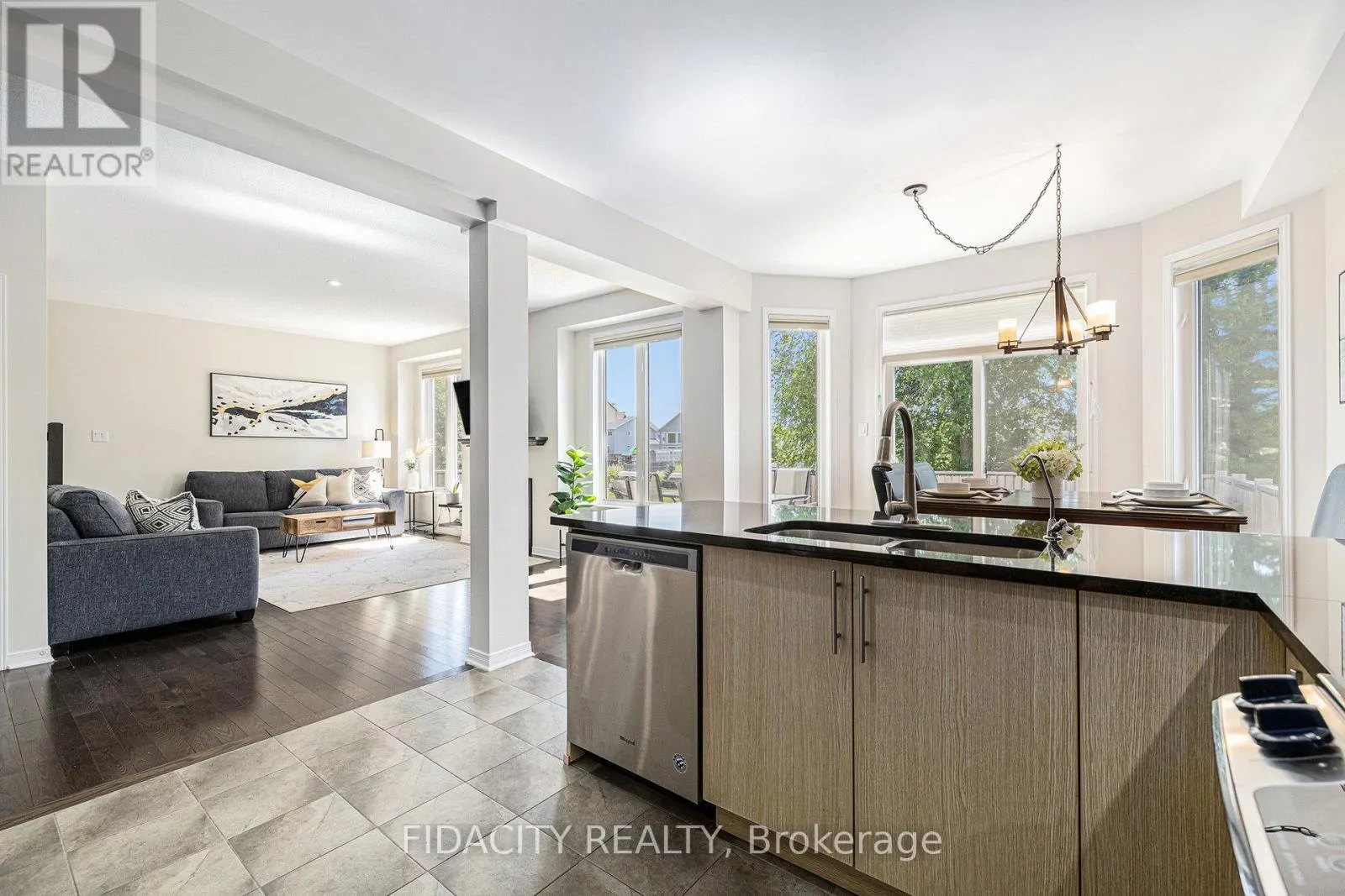72 WHITE TAIL DRIVE