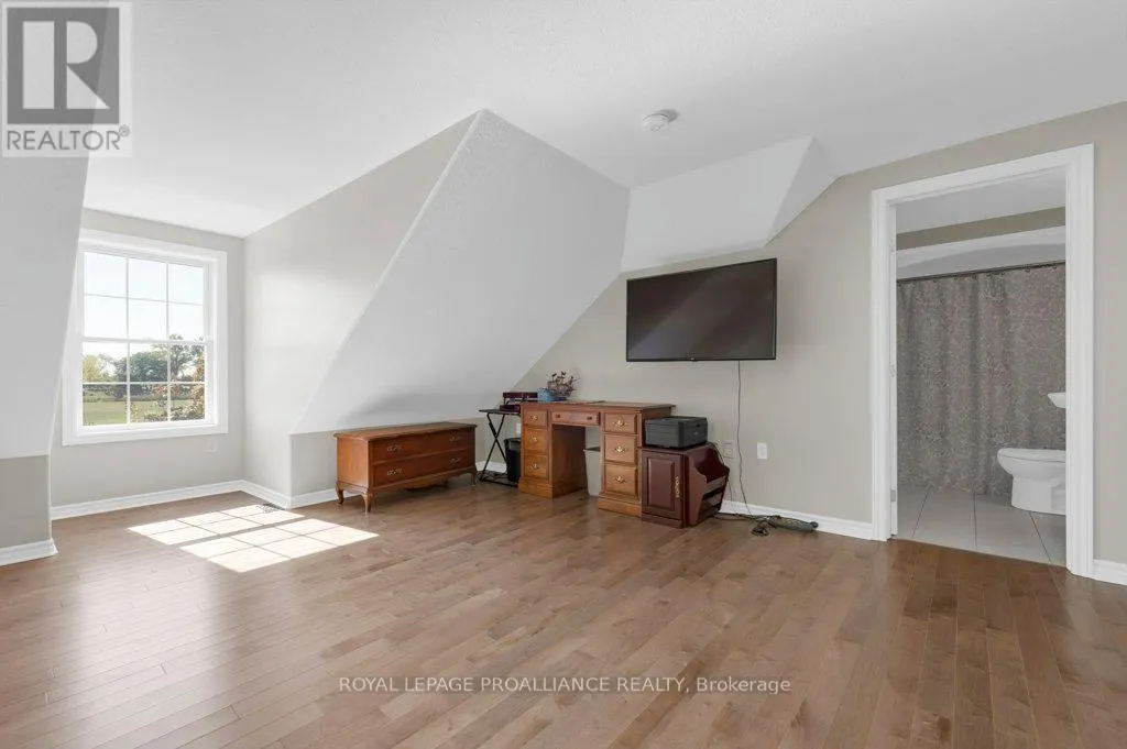 22 GRACEFIELD LANE