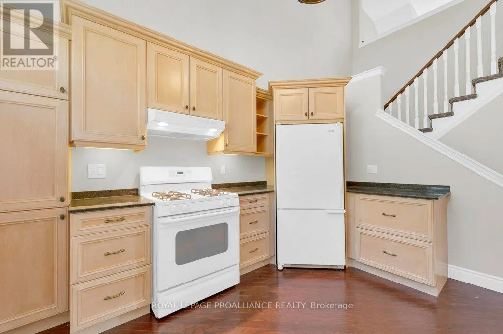 22 GRACEFIELD LANE