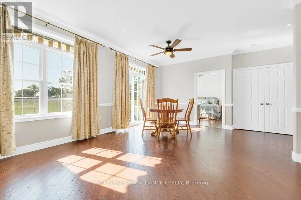 22 GRACEFIELD LANE