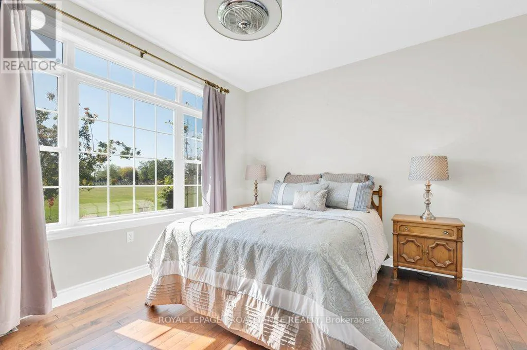 22 GRACEFIELD LANE