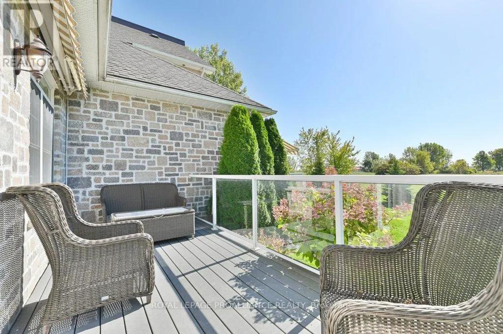 22 GRACEFIELD LANE