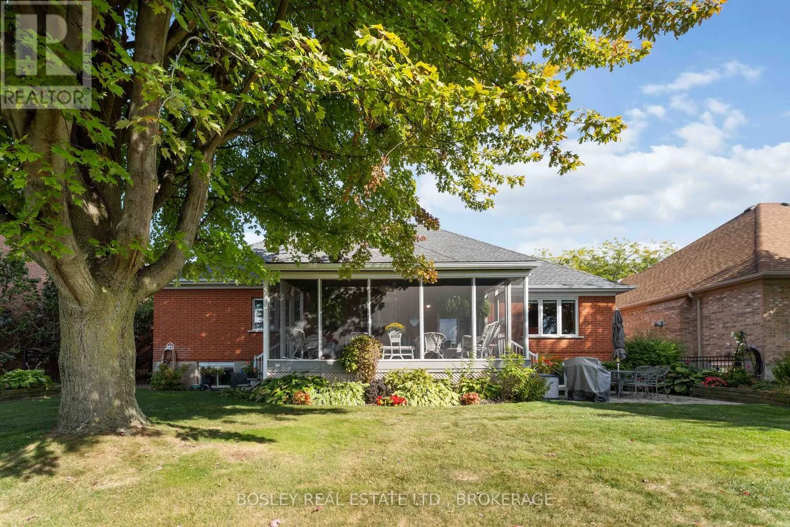 641 SIMCOE STREET