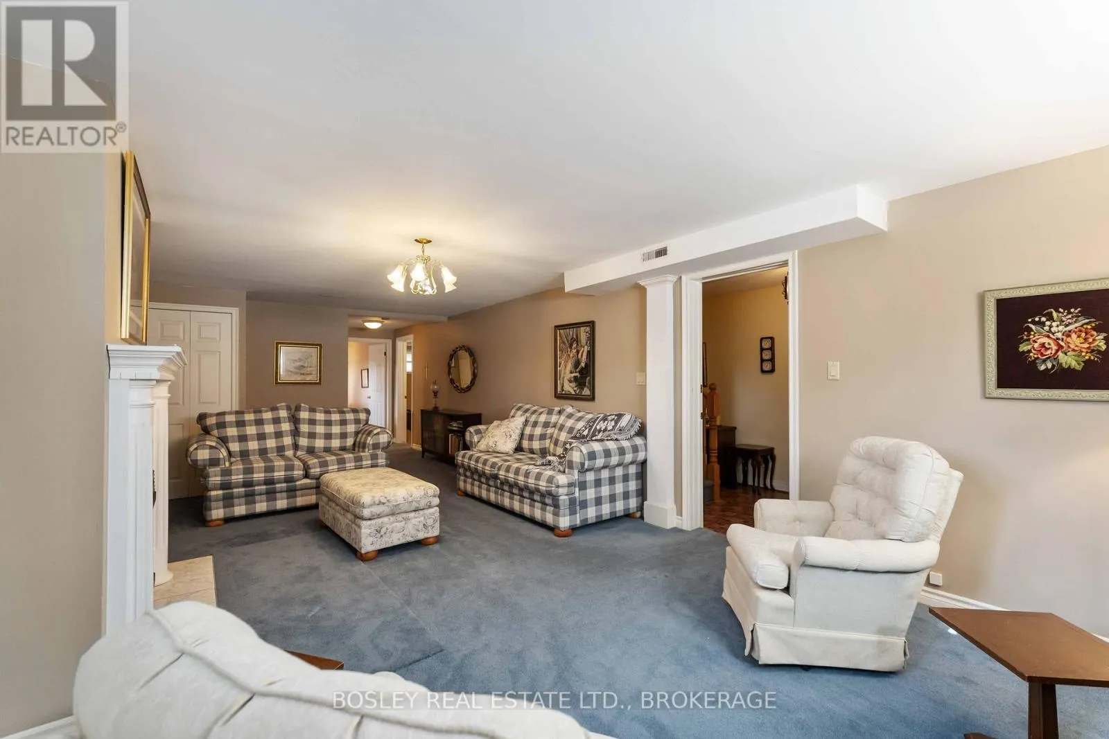 641 SIMCOE STREET