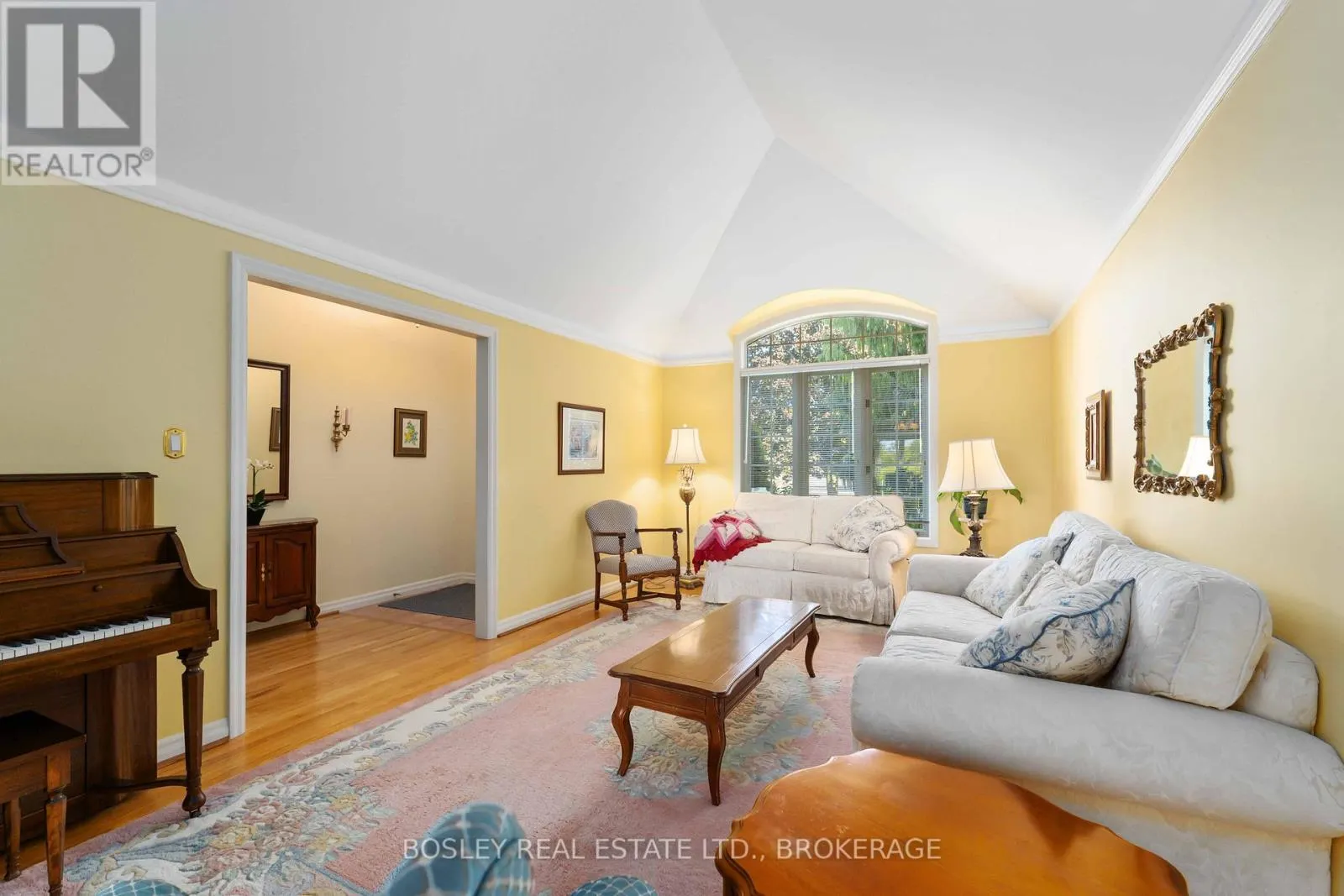 641 SIMCOE STREET