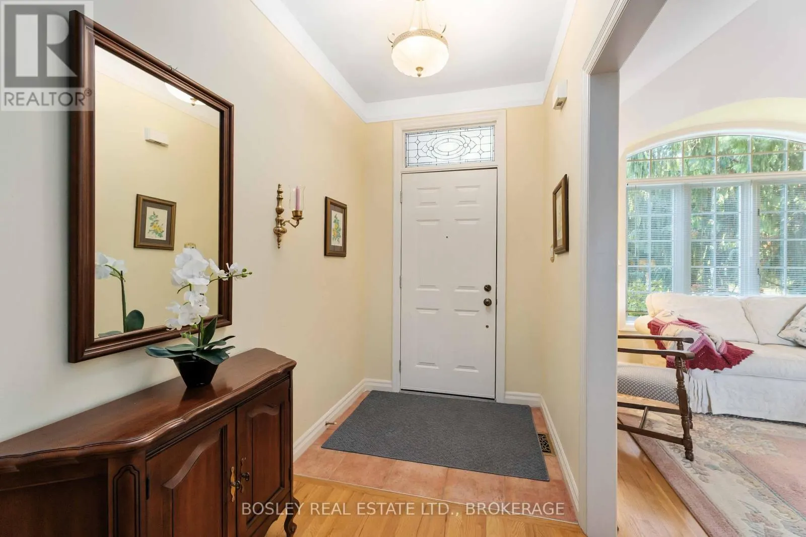 641 SIMCOE STREET