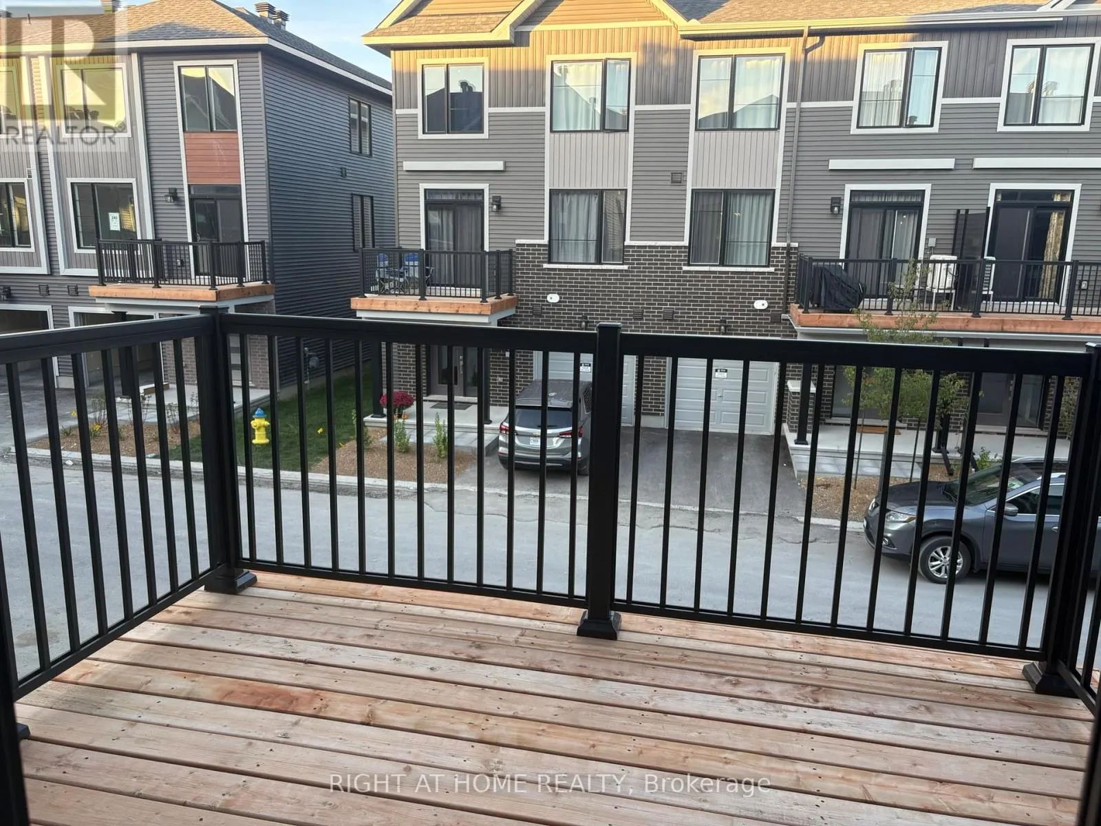 409 SILVERBERRY PRIVATE