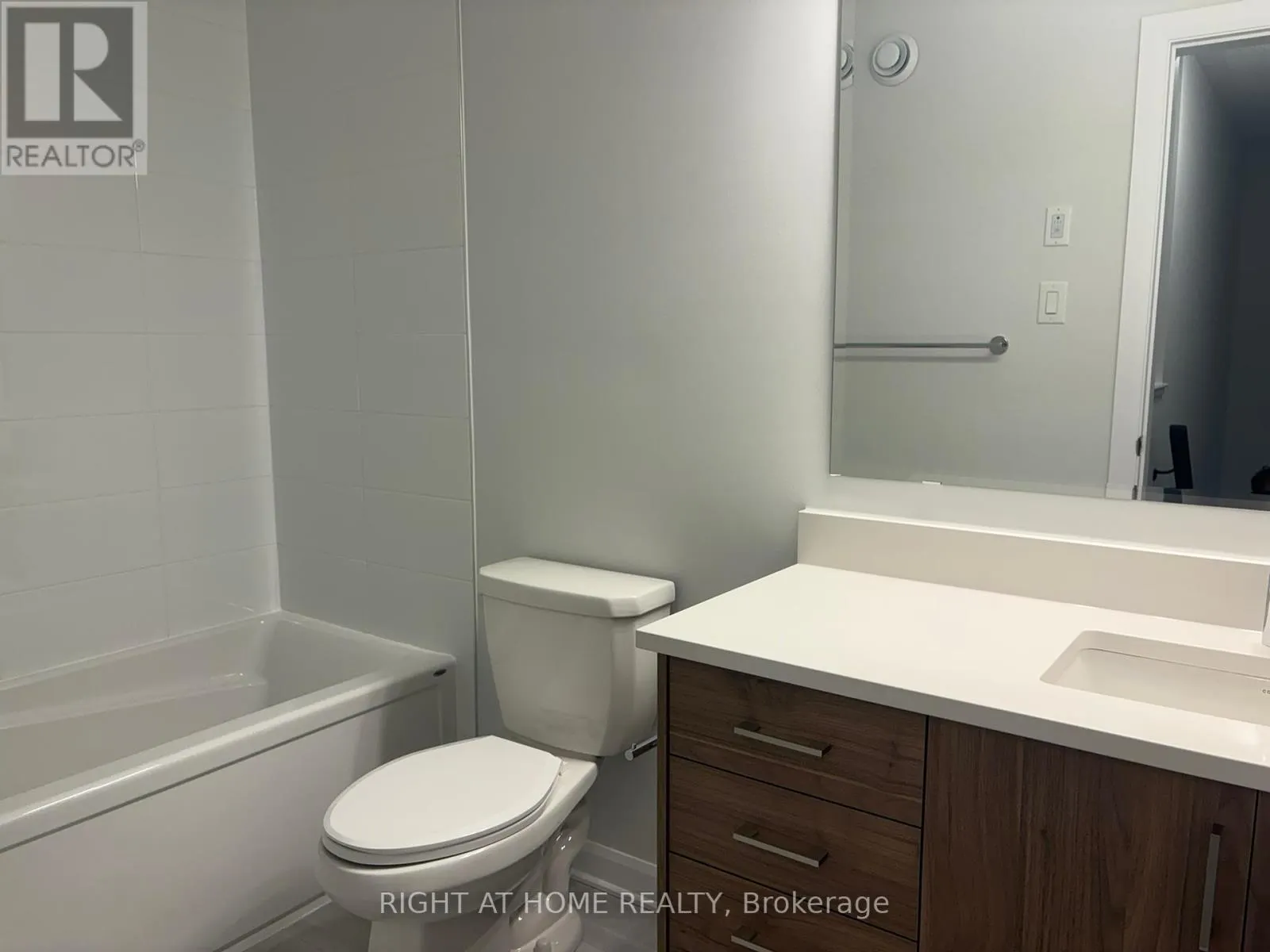 409 SILVERBERRY PRIVATE