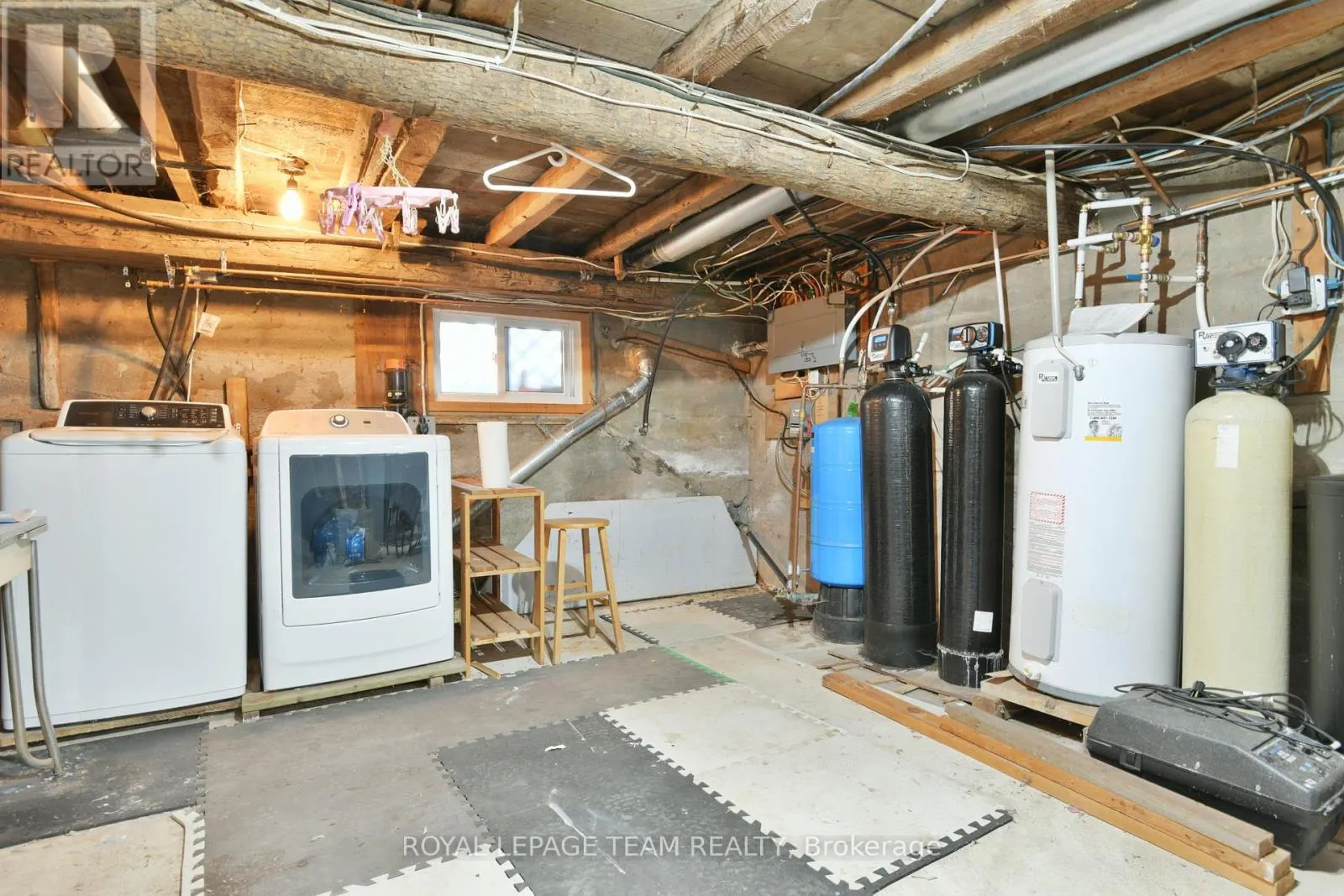 2692 DUNROBIN ROAD