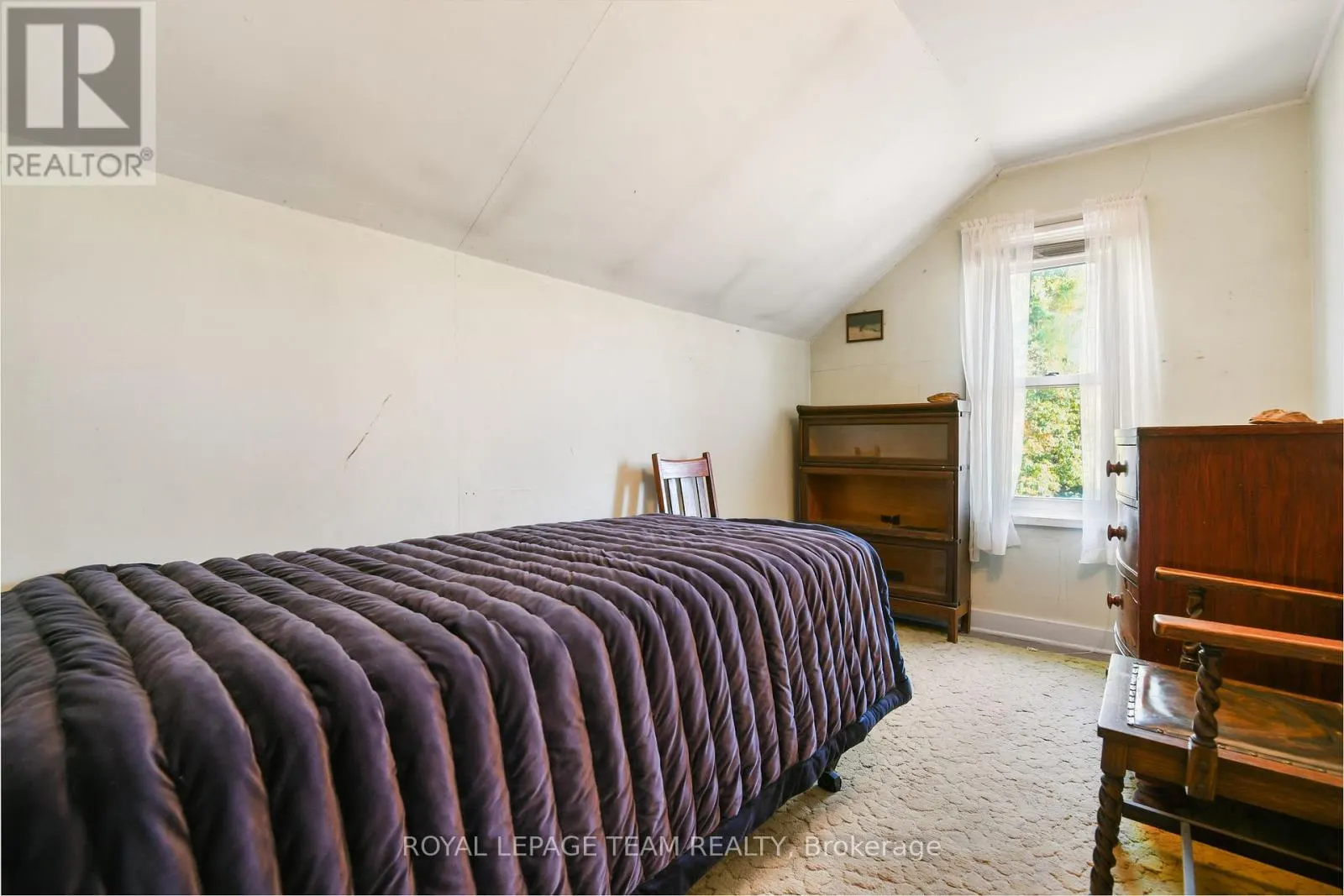 2692 DUNROBIN ROAD