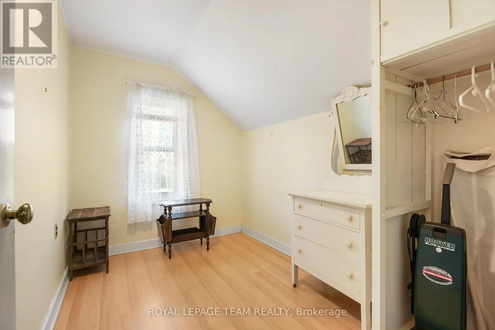 2692 DUNROBIN ROAD