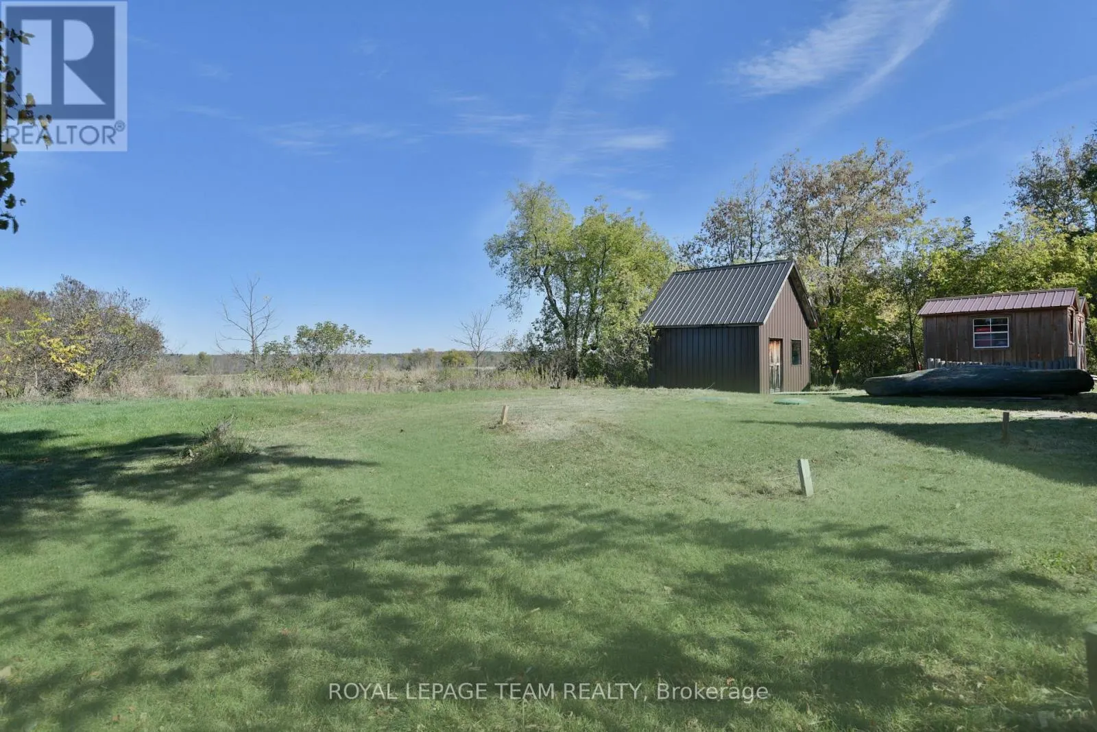 2692 DUNROBIN ROAD
